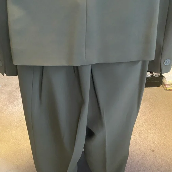 VINTAGE WOMENS JONES NEW YORK PLATINUM OLIVE GREEN PANTS SUIT - Picture 8 of 15